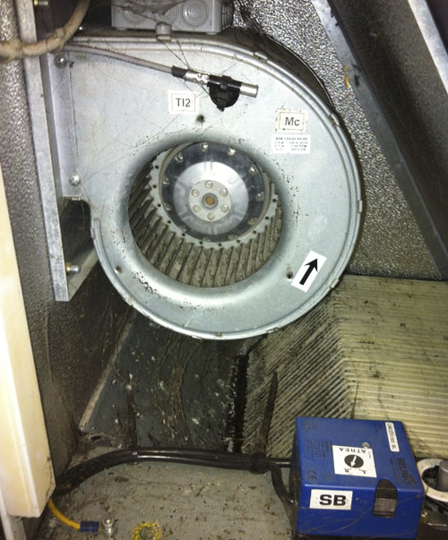 Pokud nejsou pravidelně měněny filtry, zanáší se i samotná jednotka – ventilátor a rekuperátor.